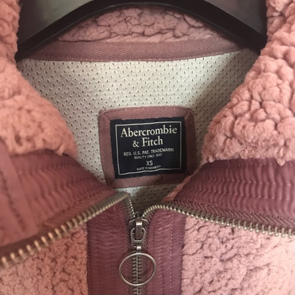 Abercrombie and Fitch pull over fleece xs - Picture 8 of 11